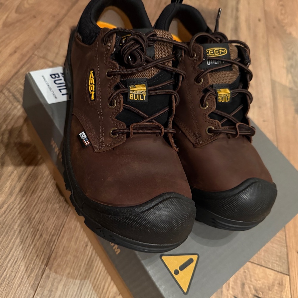 KEEN Men's Size 10D Dark Brown Work Boots Utility Footwear‎ Carbon Fiber TOE NEW
